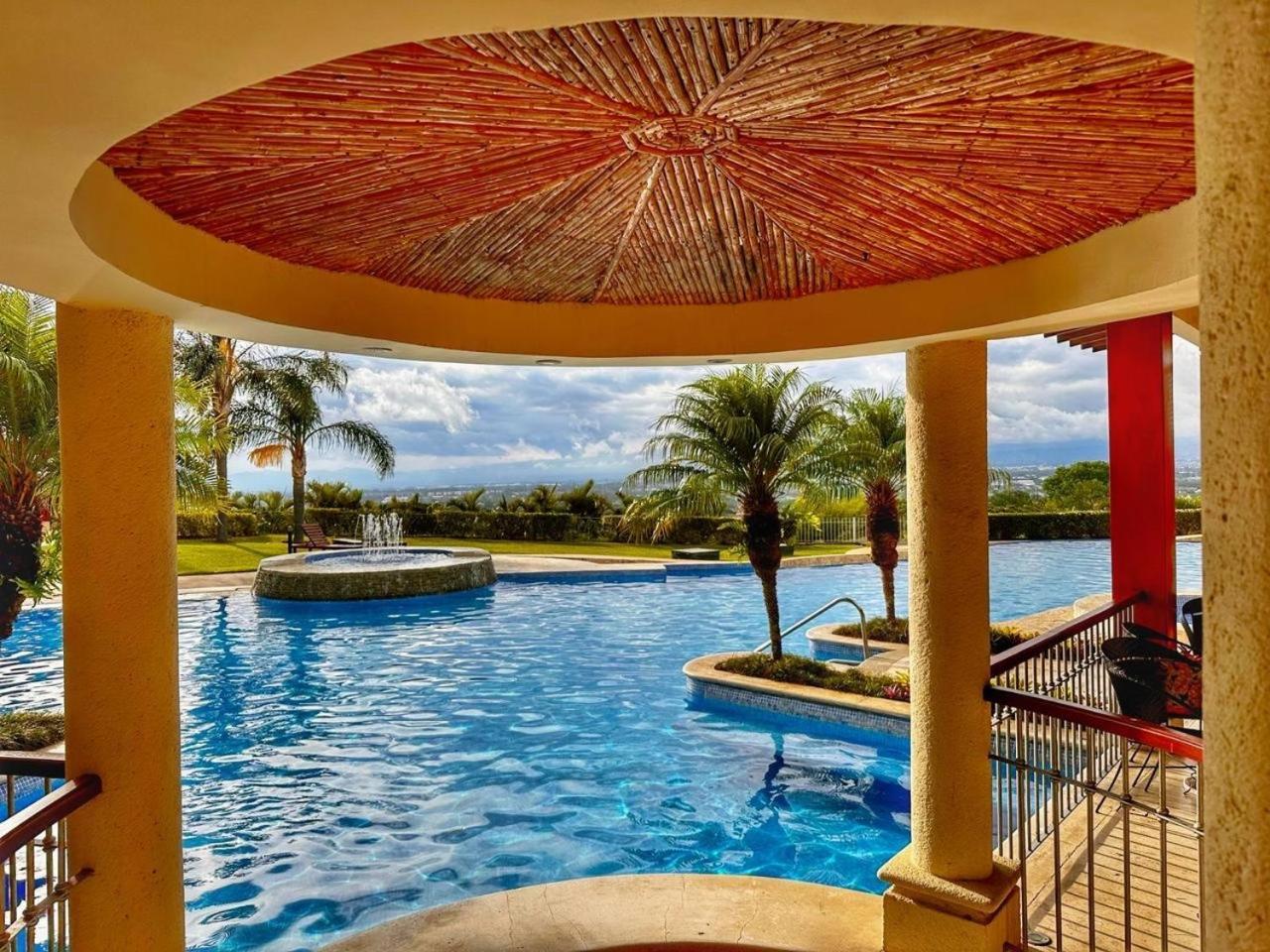 Cr Mariposa Rentals Comfortable Penthouse, Ac, Pool, Gym, Tennis Santa Ana  Exterior foto